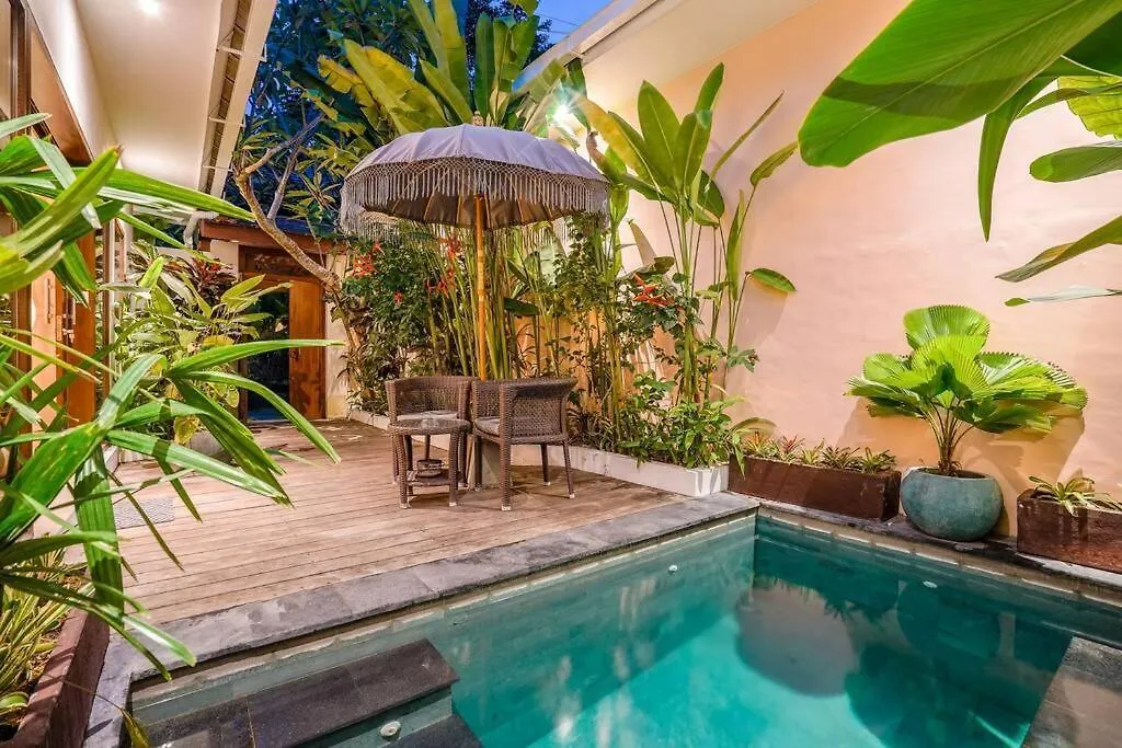 Frangipani Villa Kuning At Berawa Canggu
