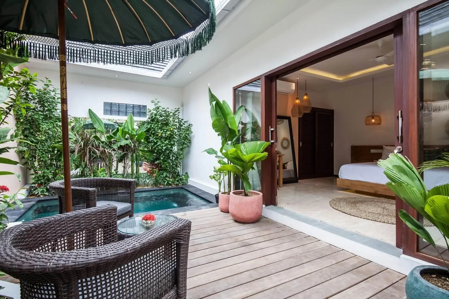 Frangipani Villa Kuning At Berawa Canggu