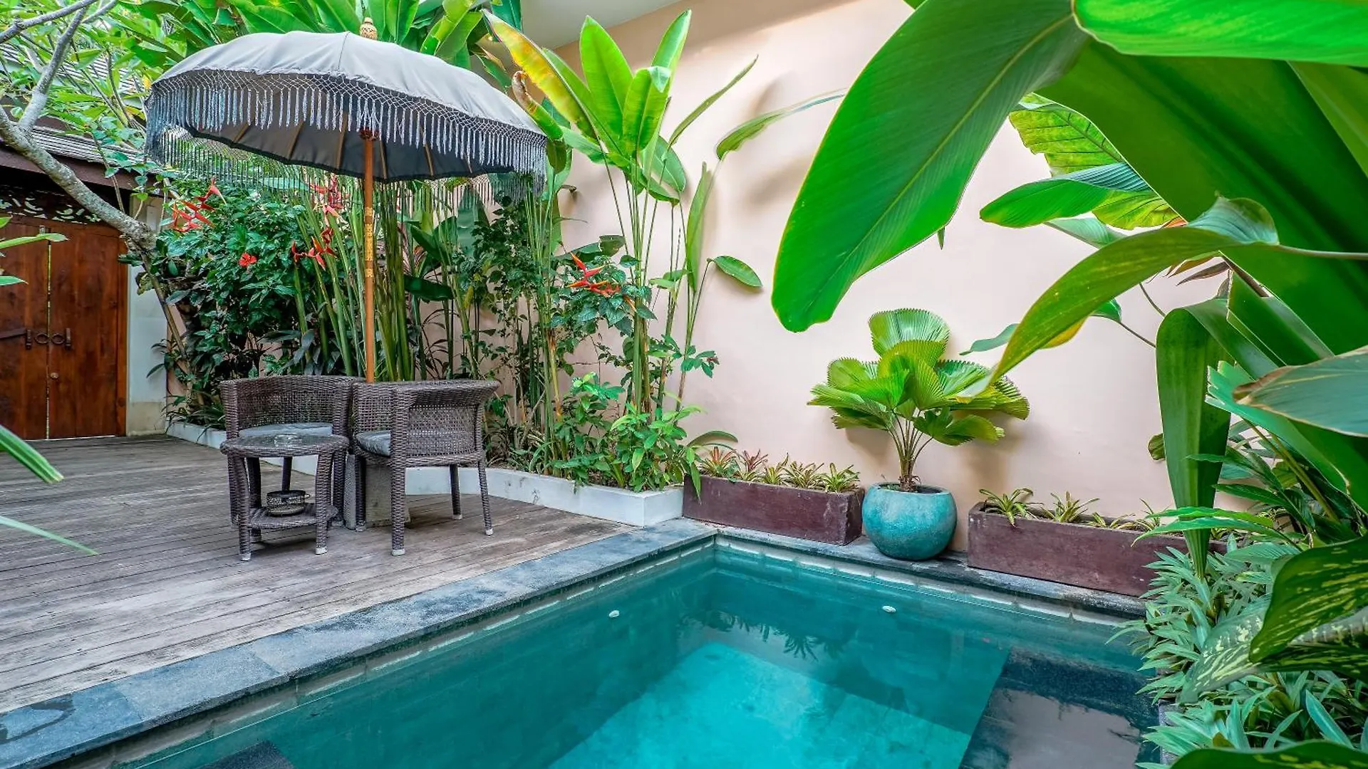 Frangipani Villa Kuning At Berawa Canggu